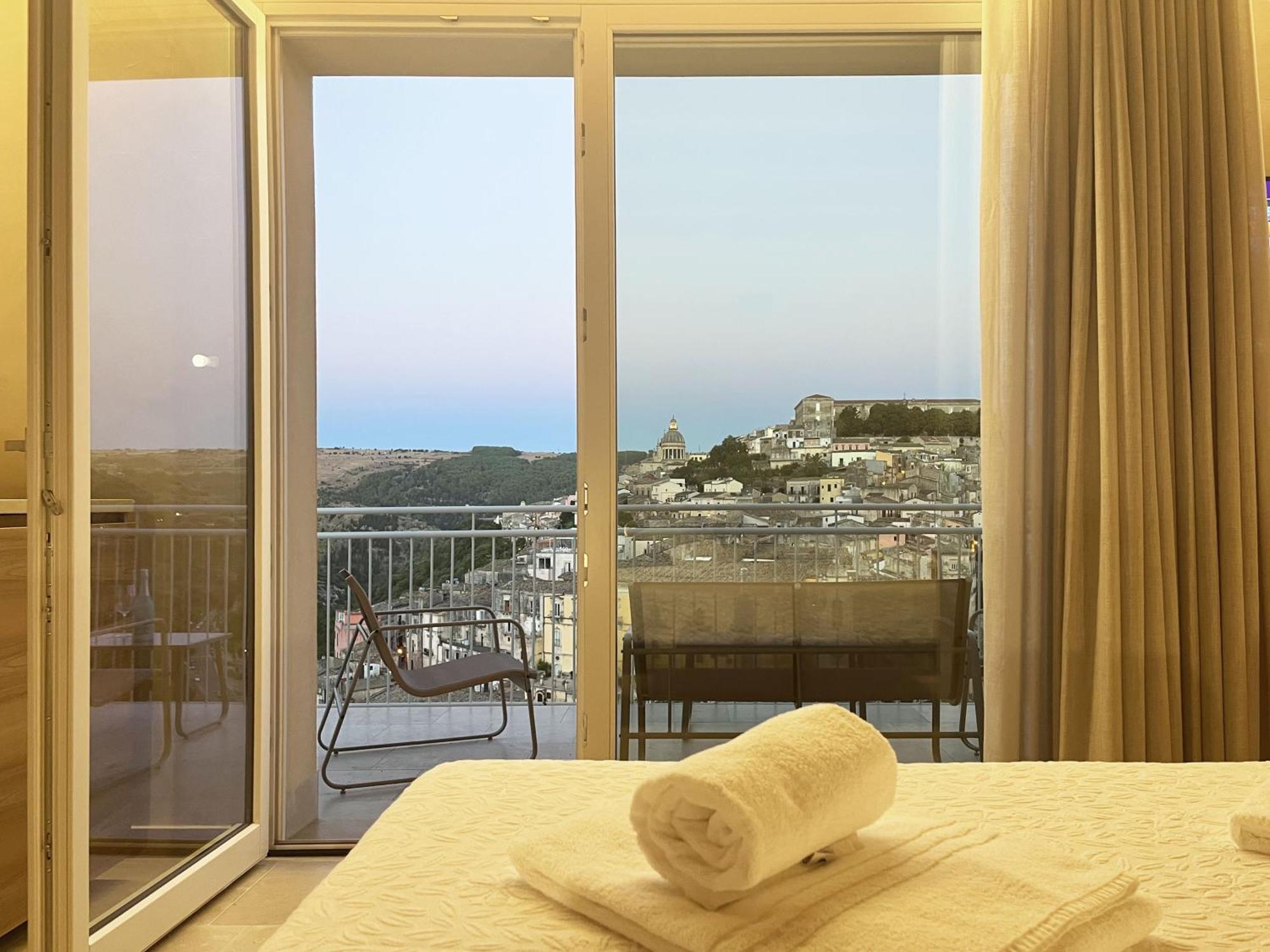 La Casa Di Irene - Suites Con Vista 라구사 외부 사진