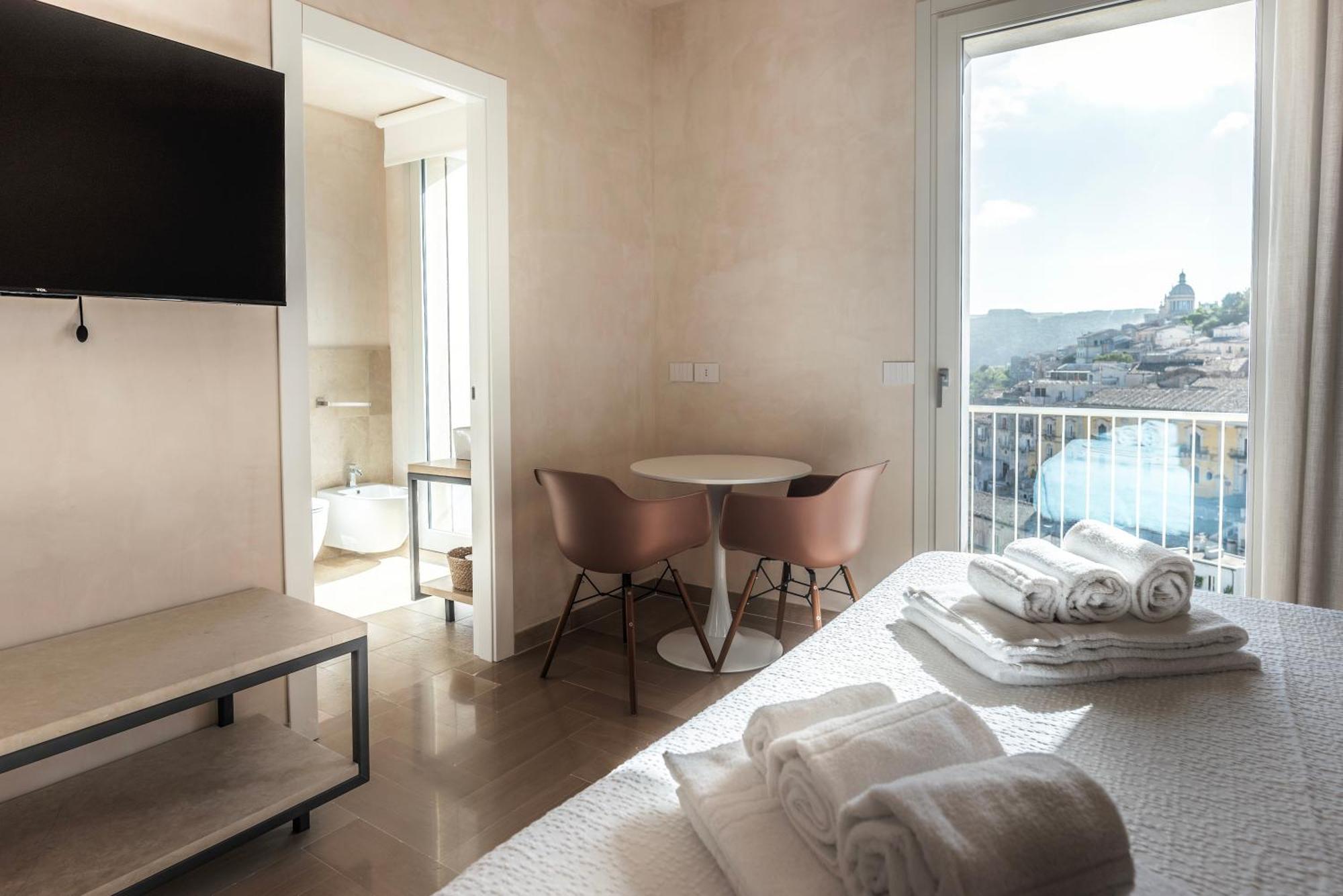 La Casa Di Irene - Suites Con Vista 라구사 외부 사진