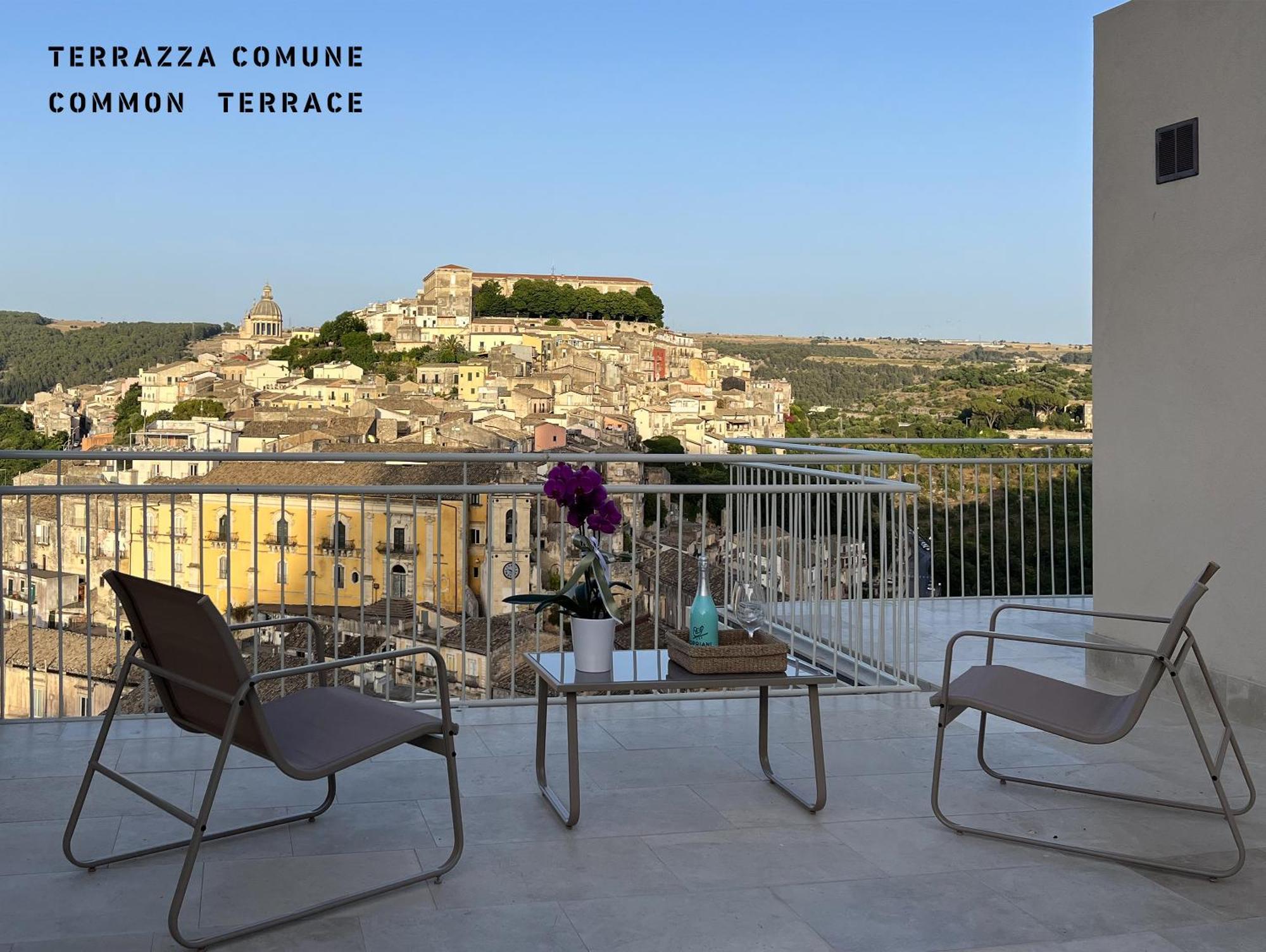La Casa Di Irene - Suites Con Vista 라구사 외부 사진
