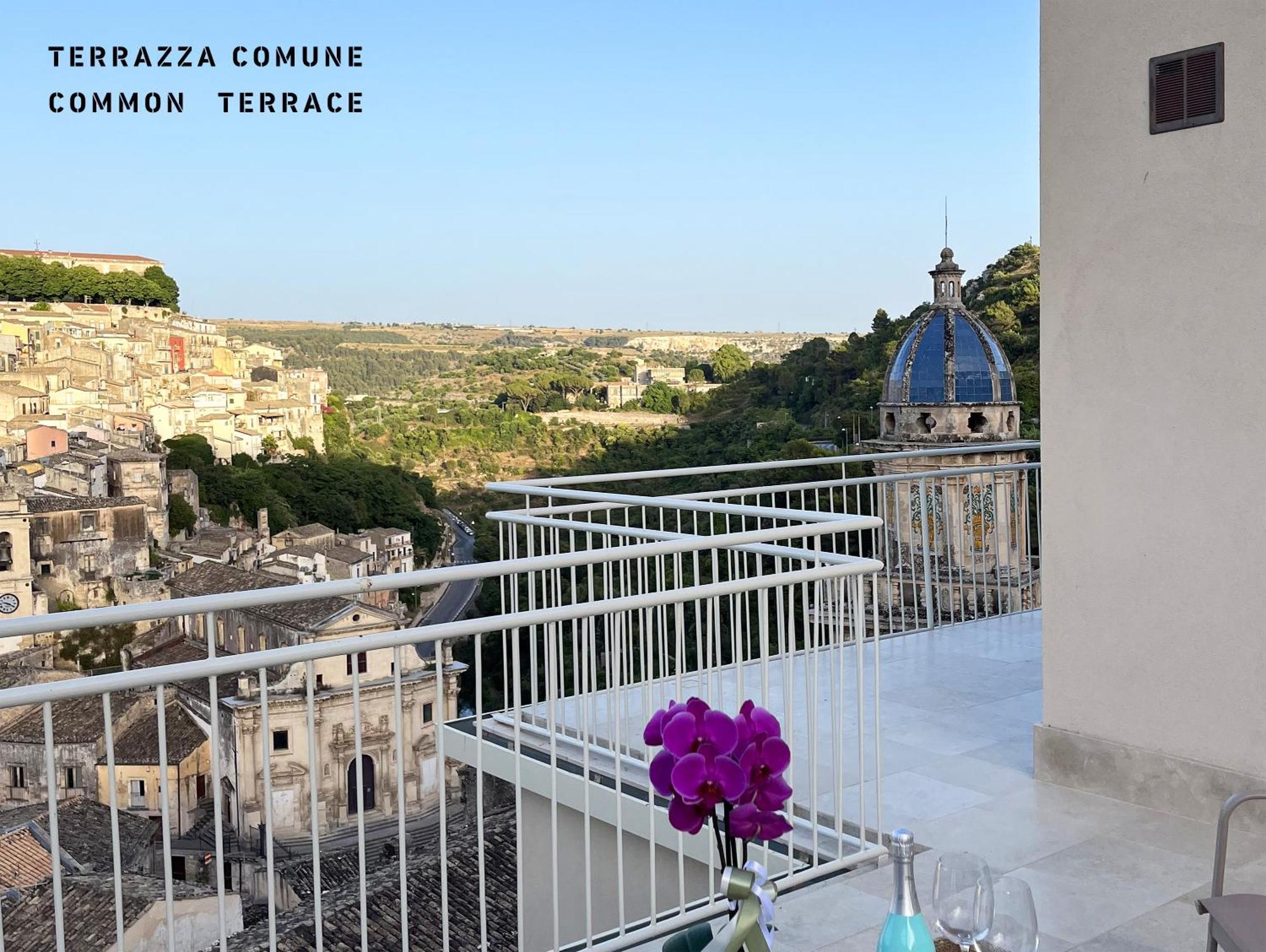 La Casa Di Irene - Suites Con Vista 라구사 외부 사진